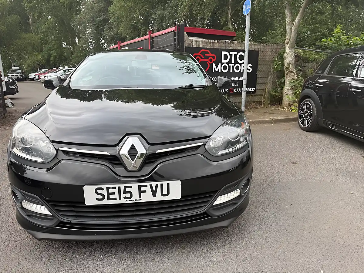 Used 2015 Renault Megane Dynamique Tomtom Black - Front View