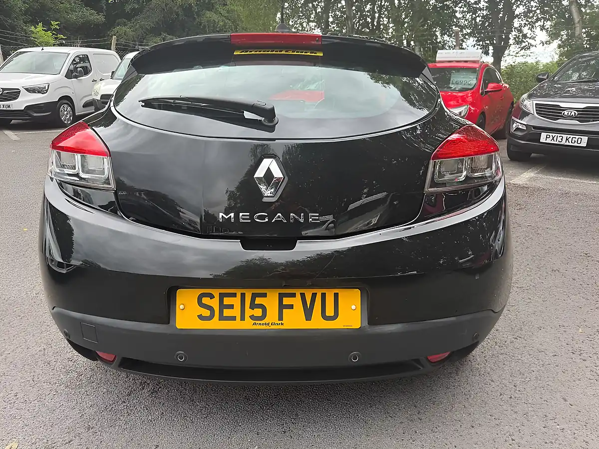 Used 2015 Renault Megane Dynamique Tomtom Black - Interior and Exterior details 5