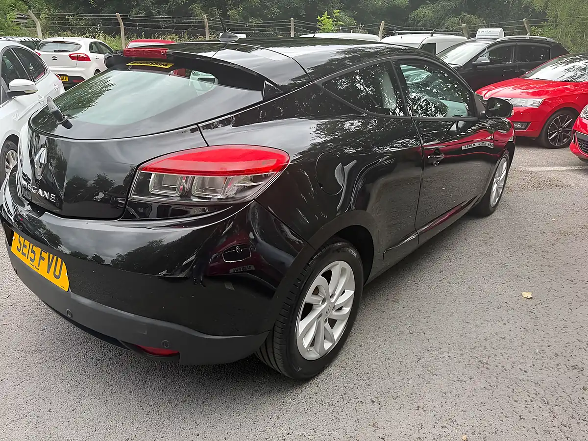 Used 2015 Renault Megane Dynamique Tomtom Black - Interior and Exterior details 6