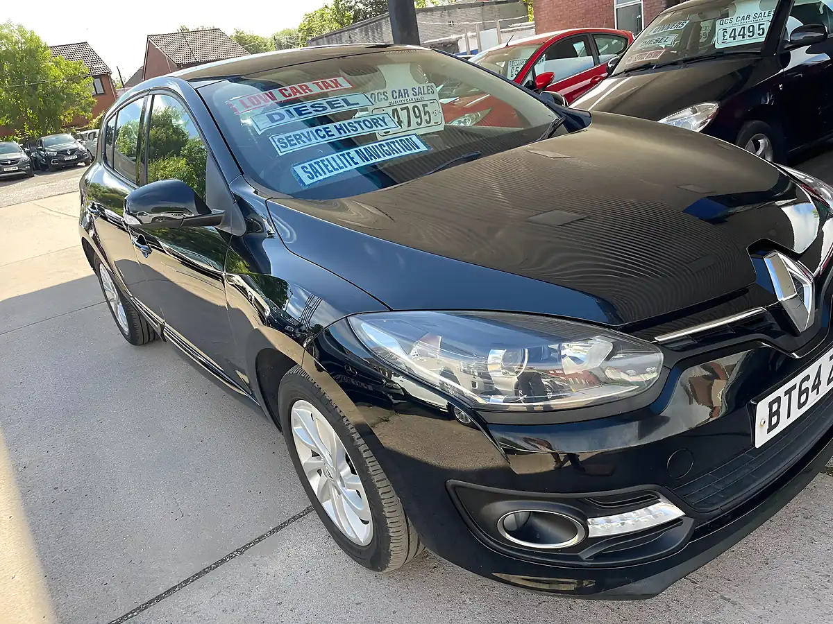 Used 2015 Renault Megane Dynamique Tomtom Black - Interior and Exterior details 16