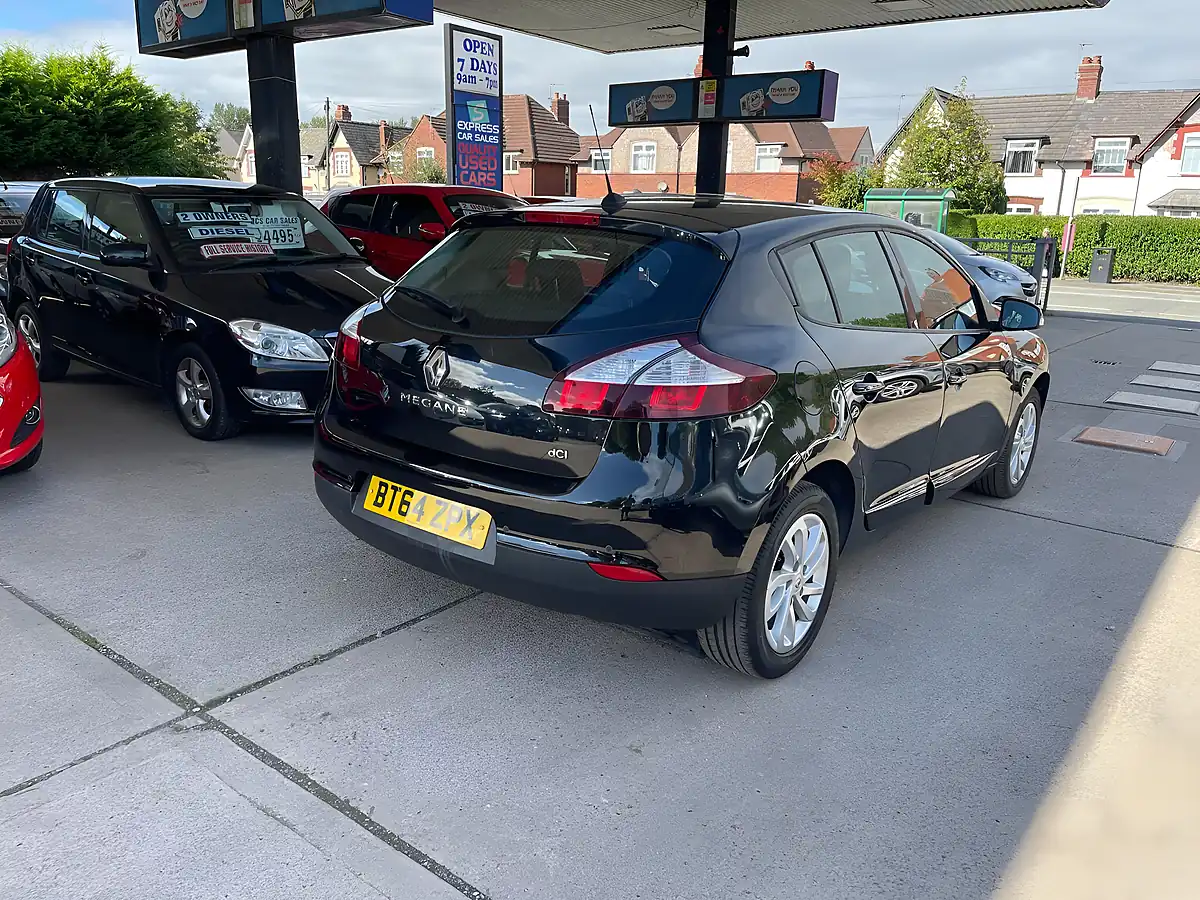 Used 2015 Renault Megane Dynamique Tomtom Black - Interior and Exterior details 2
