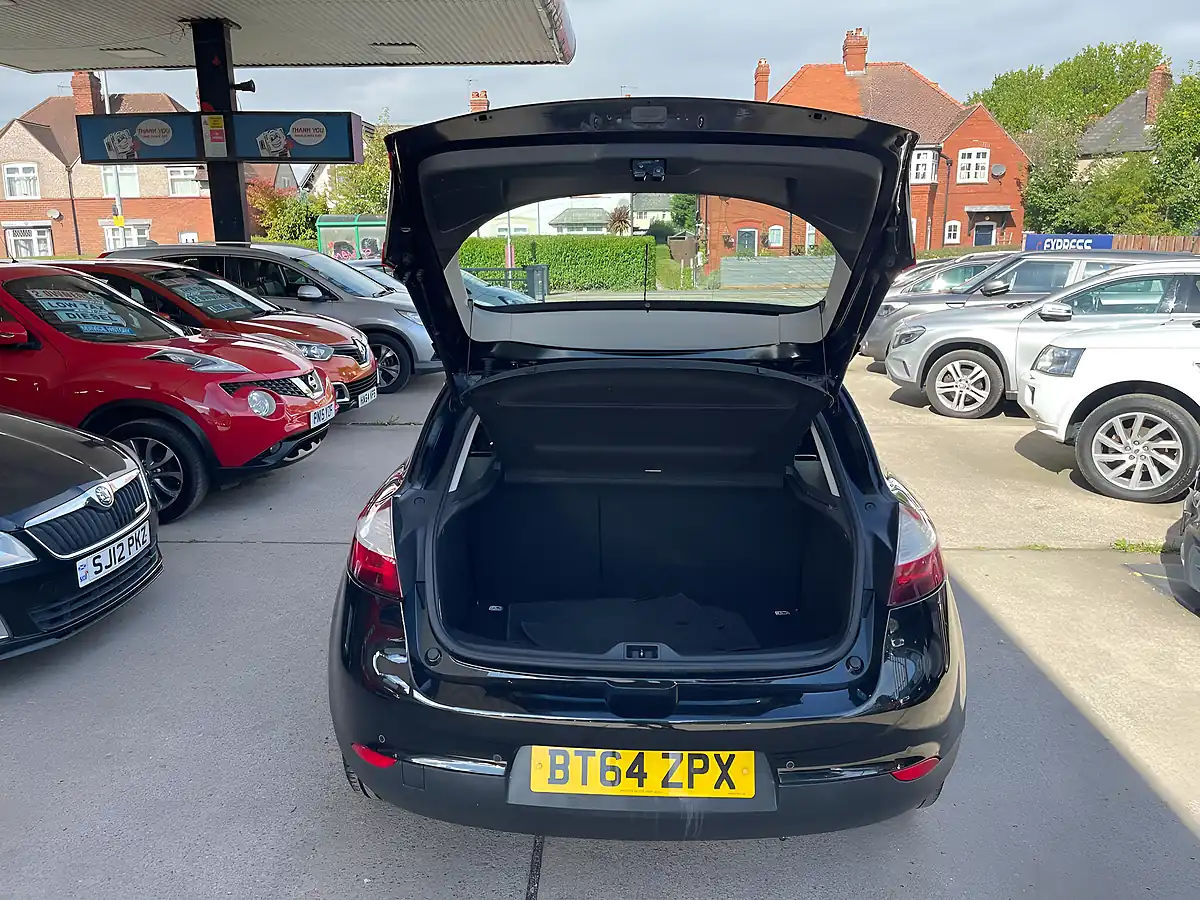 Used 2015 Renault Megane Dynamique Tomtom Black - Interior and Exterior details 20