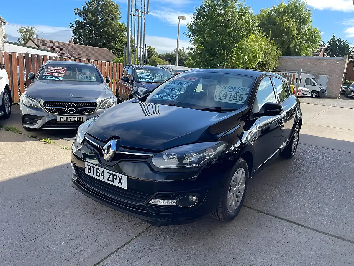 Used 2015 Renault Megane Dynamique Tomtom Black - Interior and Exterior details 4