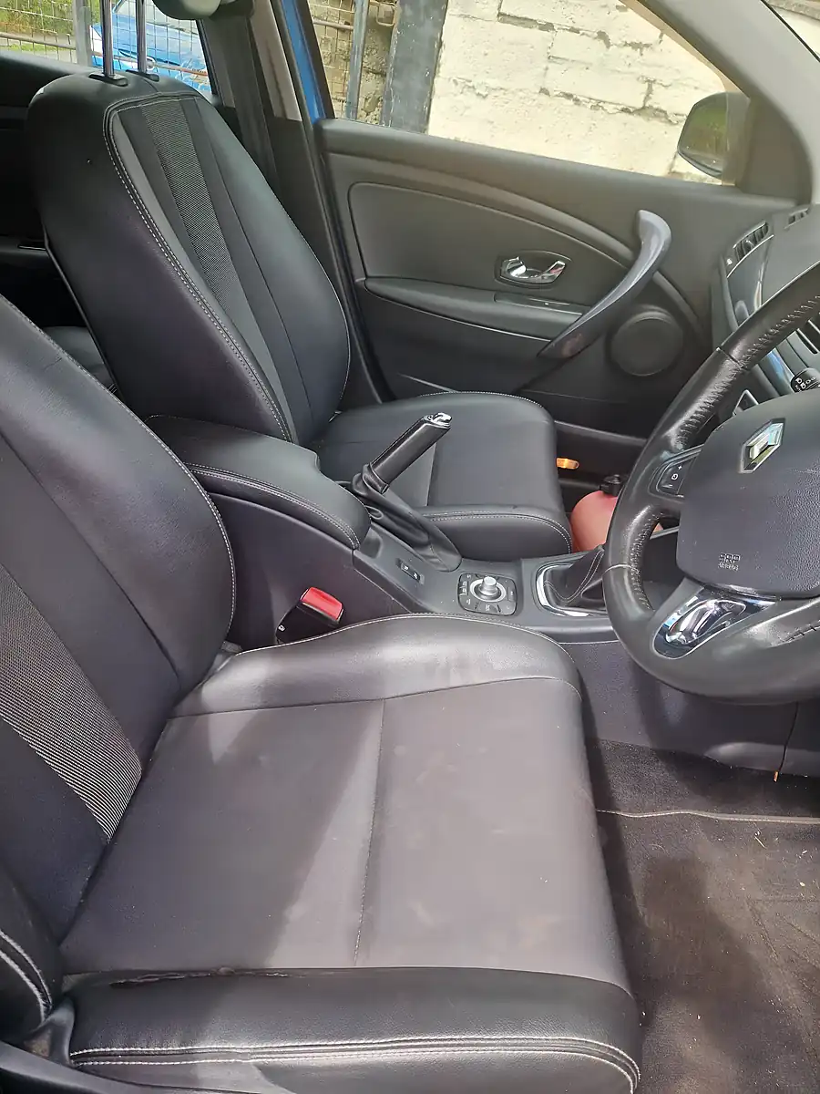 Used 2015 Renault Megane Dynamique Tomtom Energy Blue - Interior and Exterior details 13