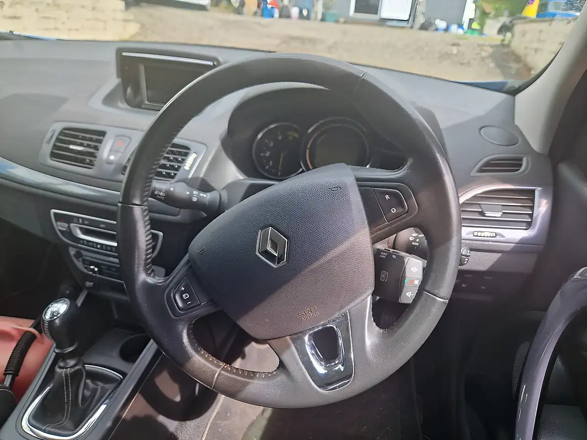 Used 2015 Renault Megane Dynamique Tomtom Energy Blue - Interior and Exterior details 14
