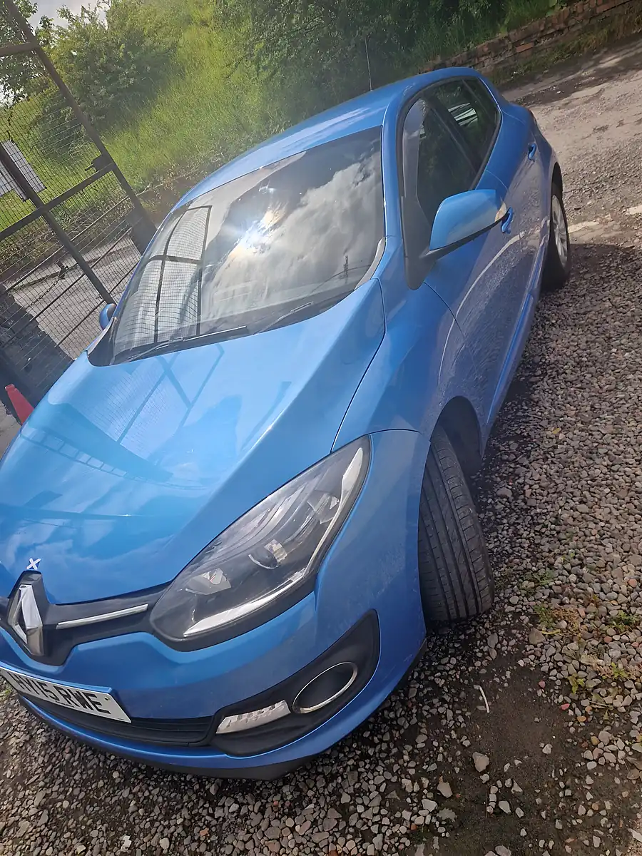 Used 2015 Renault Megane Dynamique Tomtom Energy Blue - Interior and Exterior details 6