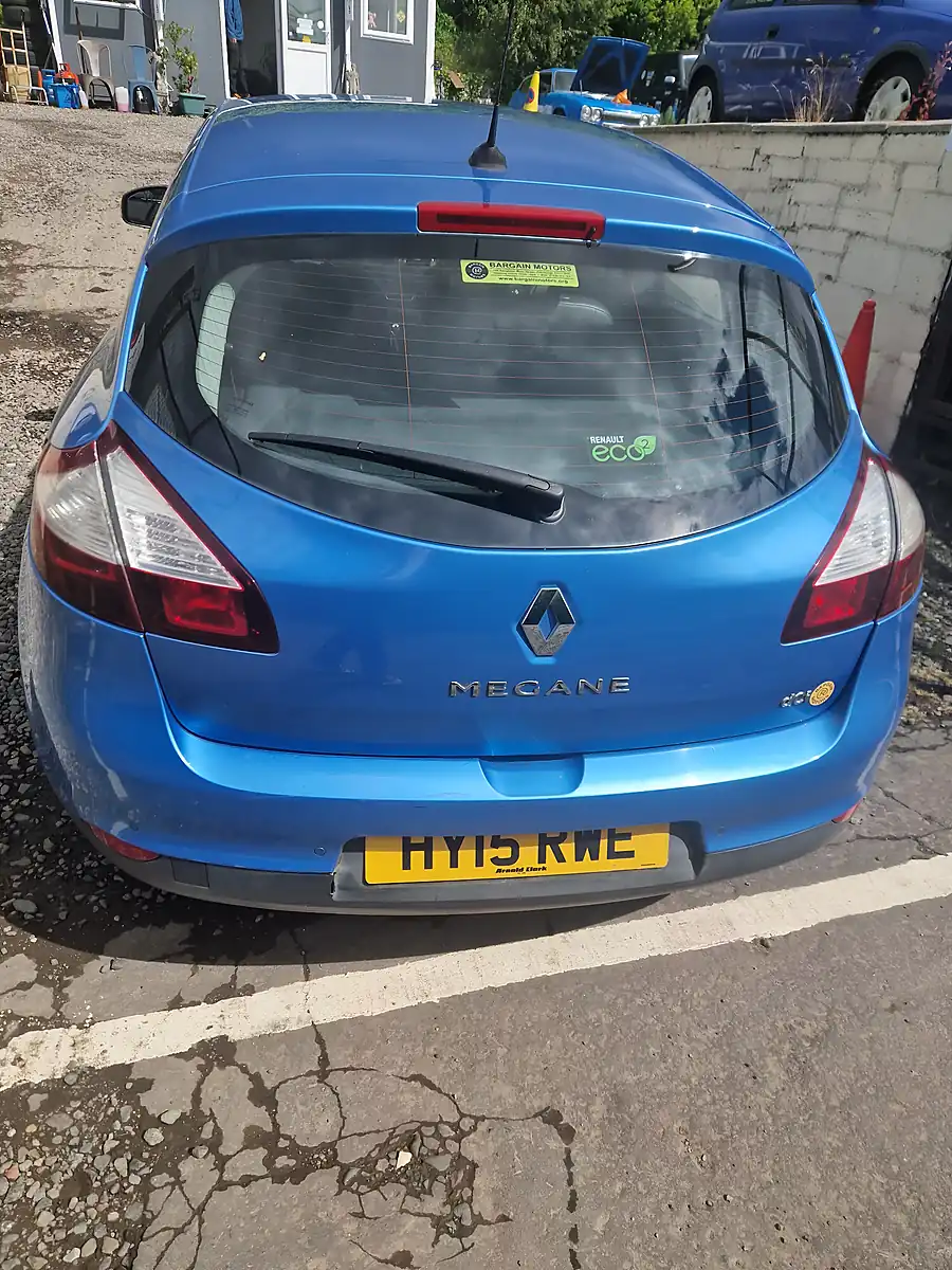 Used 2015 Renault Megane Dynamique Tomtom Energy Blue - Interior and Exterior details 9