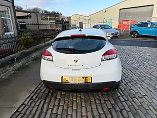 Used 2015 Renault Megane Dynamique Tomtom Glacier White - Interior and Exterior details 11