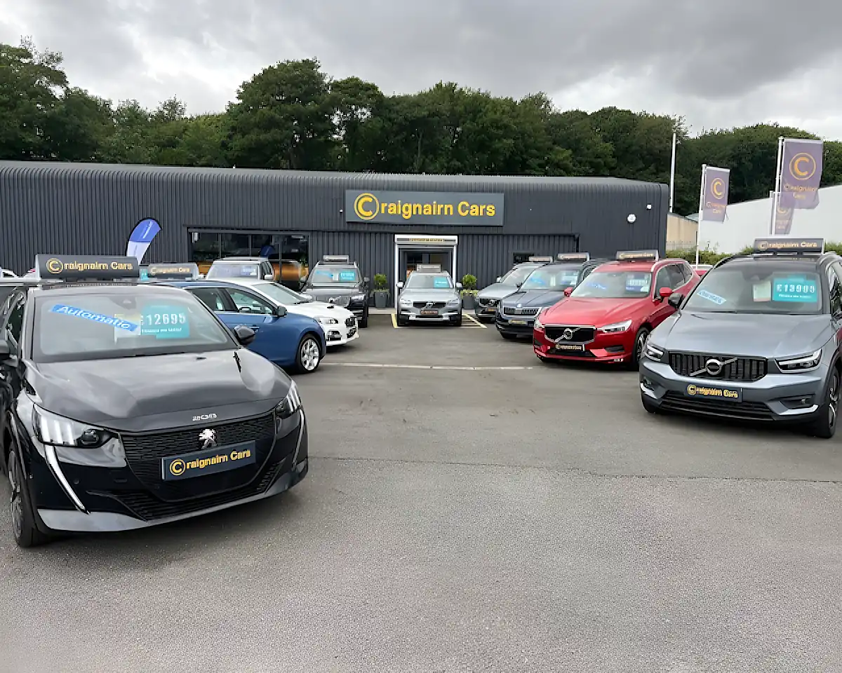 Used 2015 Renault Megane Dynamique Tomtom Glacier White - Interior and Exterior details 13