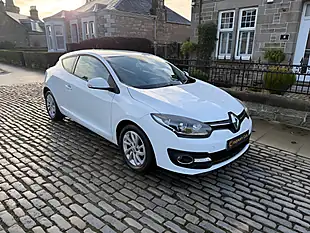 Used 2015 Renault Megane Dynamique Tomtom Glacier White - Interior and Exterior details 5