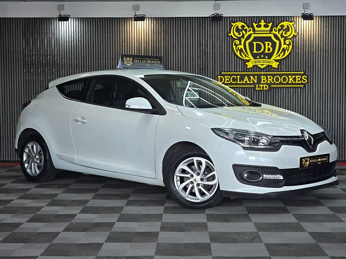 Used 2015 Renault Megane Energy Dynamique Tomtom White - Front View
