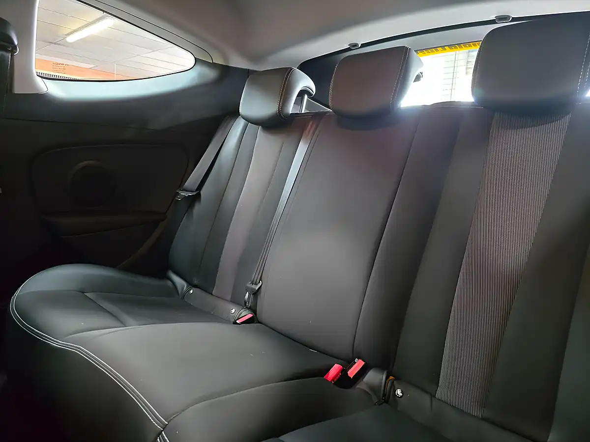 Used 2015 Renault Megane Energy Dynamique Tomtom White - Interior and Exterior details 12