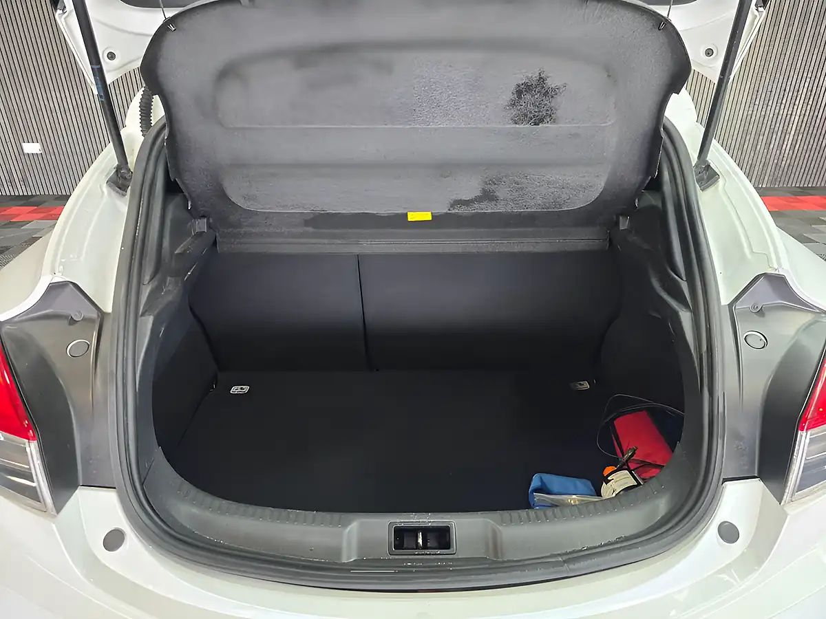 Used 2015 Renault Megane Energy Dynamique Tomtom White - Interior and Exterior details 13
