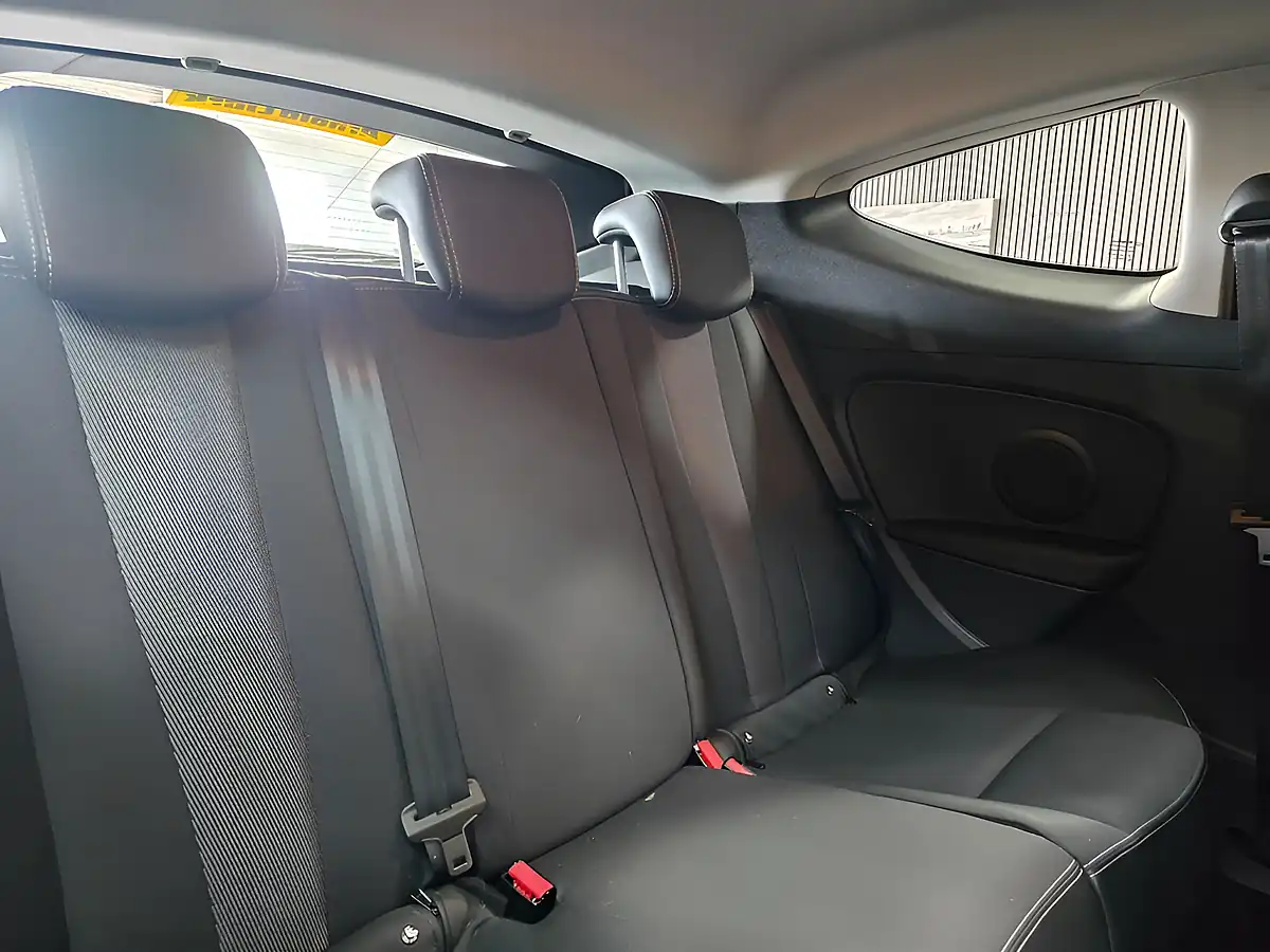 Used 2015 Renault Megane Energy Dynamique Tomtom White - Interior and Exterior details 17