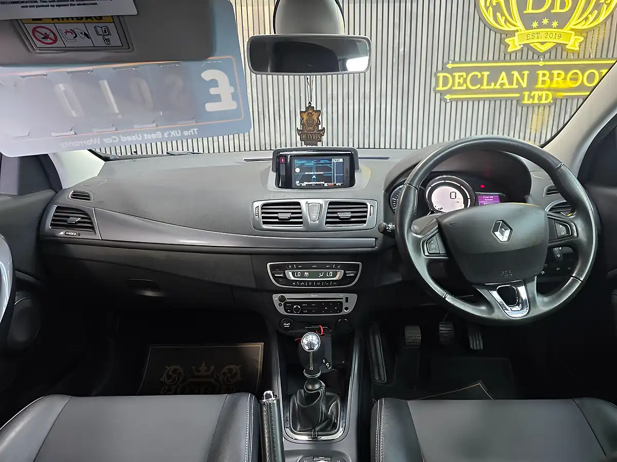 Used 2015 Renault Megane Energy Dynamique Tomtom White - Interior and Exterior details 19