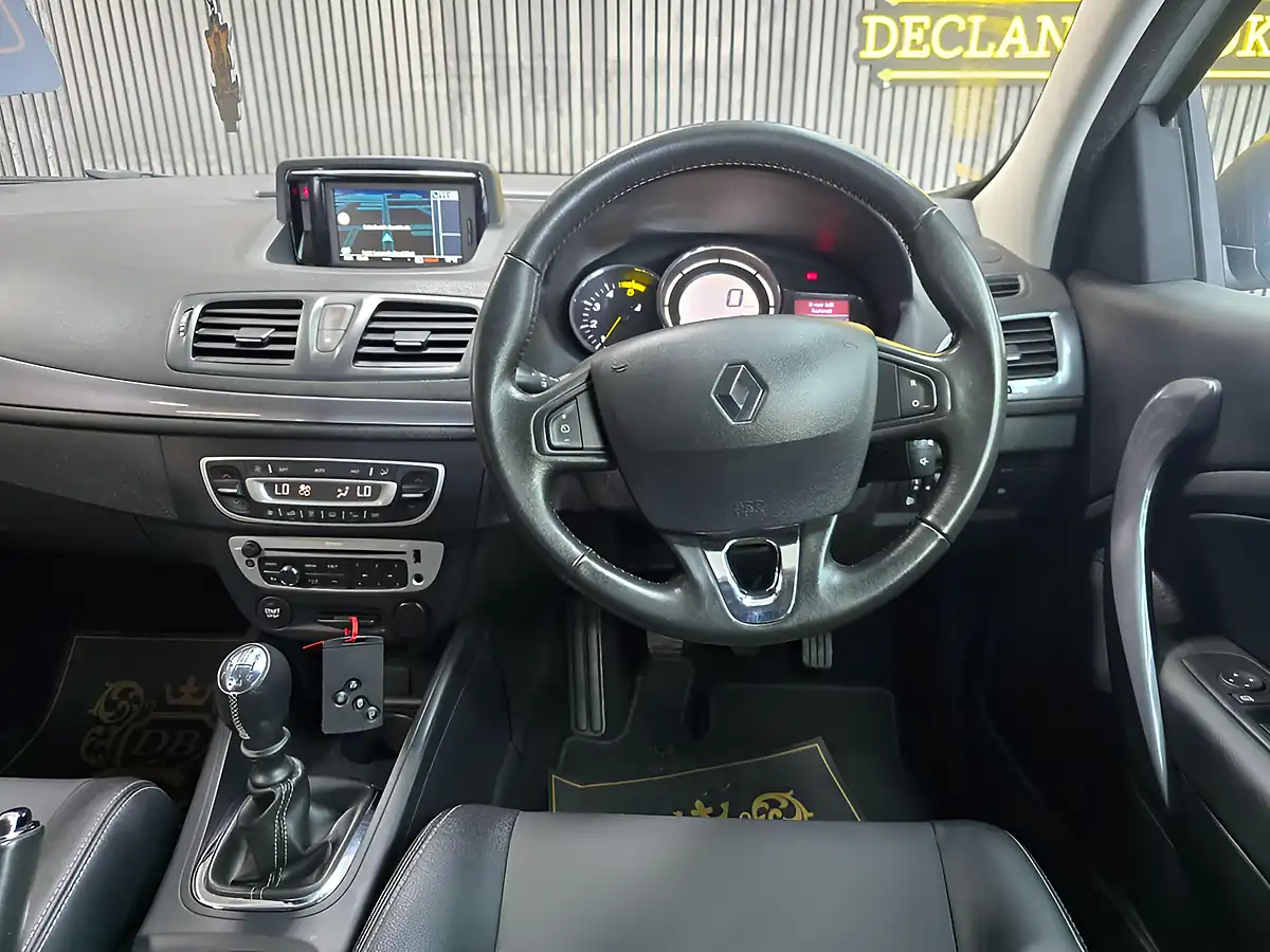 Used 2015 Renault Megane Energy Dynamique Tomtom White - Interior and Exterior details 20
