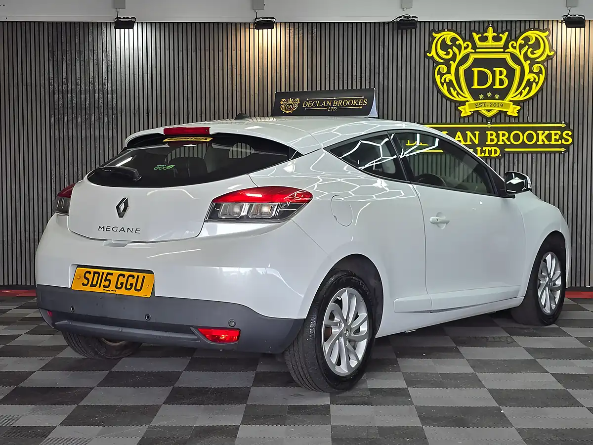 Used 2015 Renault Megane Energy Dynamique Tomtom White - Interior and Exterior details 3
