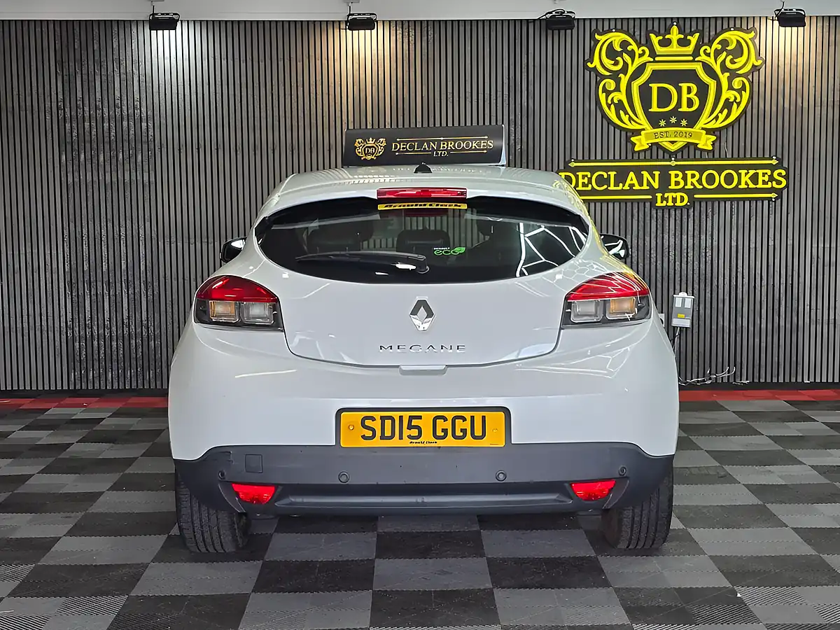Used 2015 Renault Megane Energy Dynamique Tomtom White - Interior and Exterior details 4