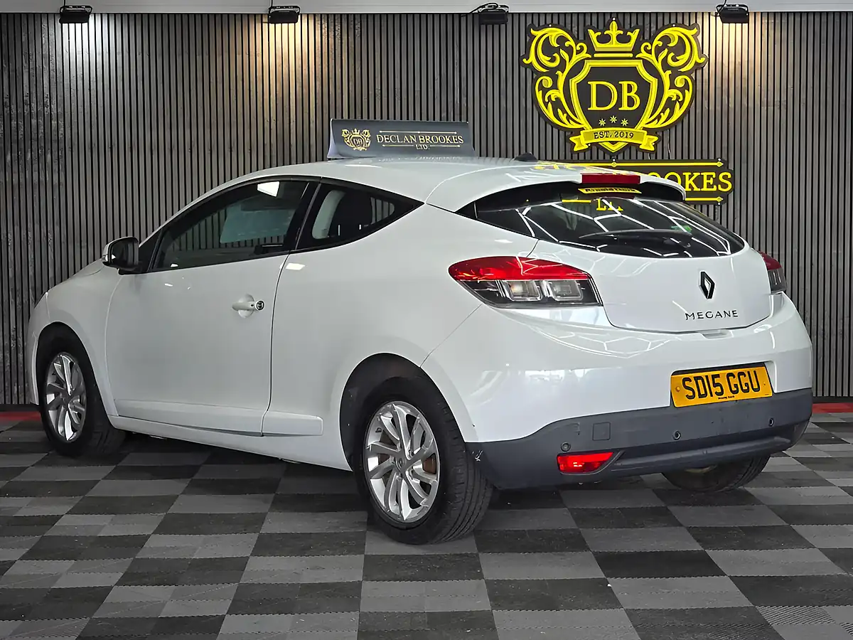 Used 2015 Renault Megane Energy Dynamique Tomtom White - Interior and Exterior details 5