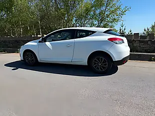 Used 2015 Renault Megane Energy Dynamique Tomtom White - Interior and Exterior details 4