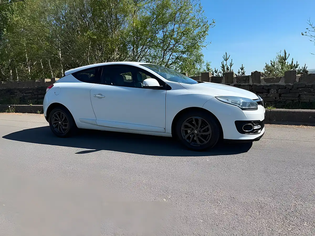 Used 2015 Renault Megane Energy Dynamique Tomtom White - Interior and Exterior details 7