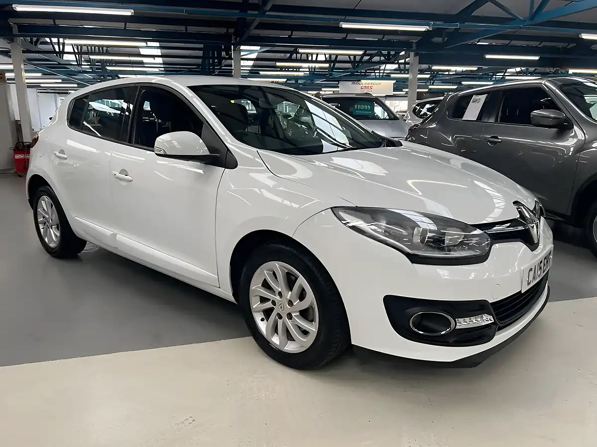 Used 2015 Renault Megane Energy Dynamique Tomtom White - Front View