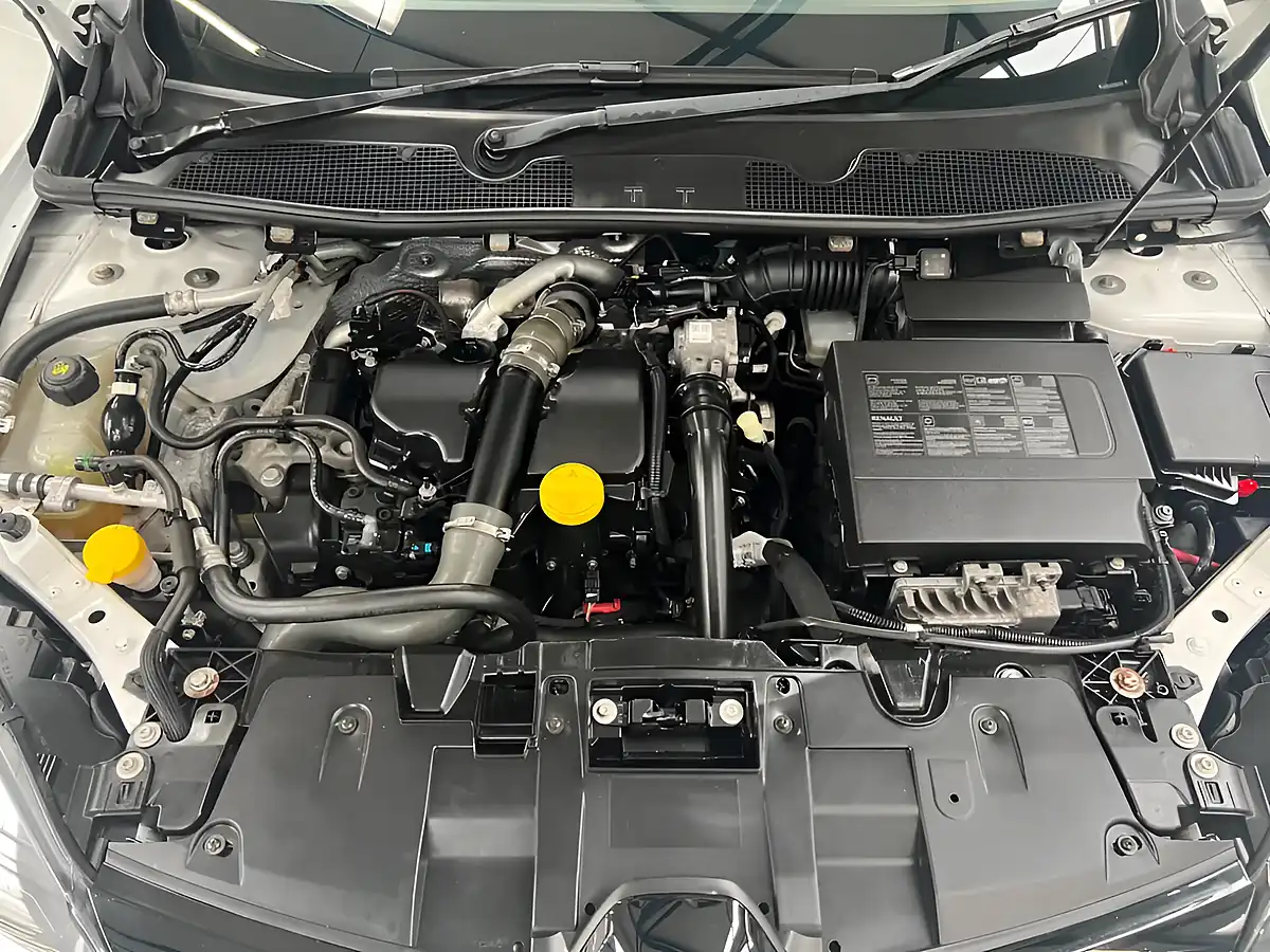 Used 2015 Renault Megane Energy Dynamique Tomtom White - Interior and Exterior details 12