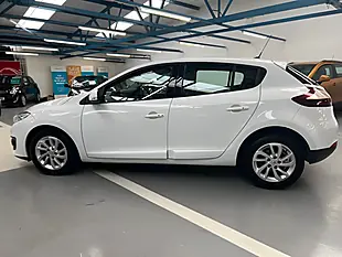 Used 2015 Renault Megane Energy Dynamique Tomtom White - Interior and Exterior details 4