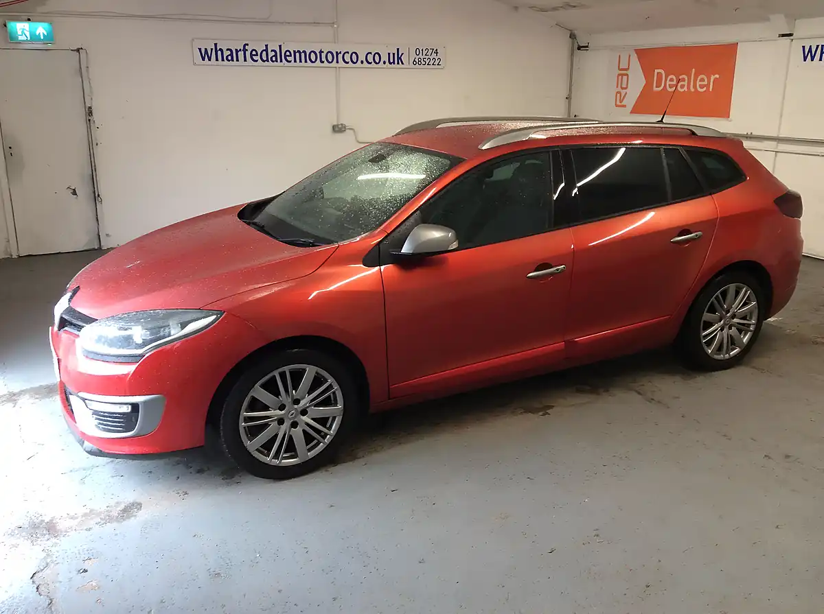 Used 2015 Renault Megane GT Line Nav Sport Tourer Red - Interior and Exterior details 7