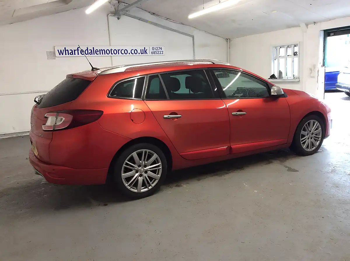 Used 2015 Renault Megane GT Line Nav Sport Tourer Red - Interior and Exterior details 8