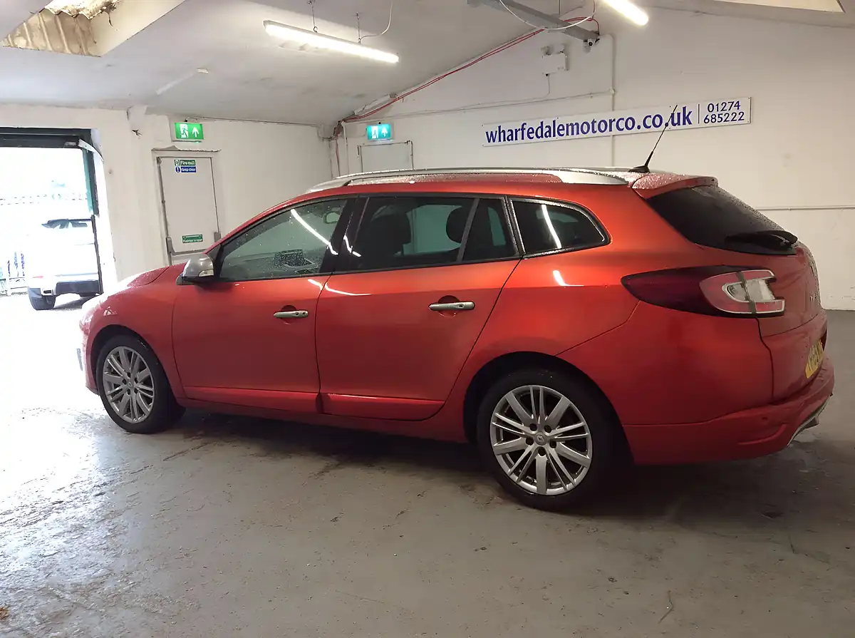 Used 2015 Renault Megane GT Line Nav Sport Tourer Red - Interior and Exterior details 9