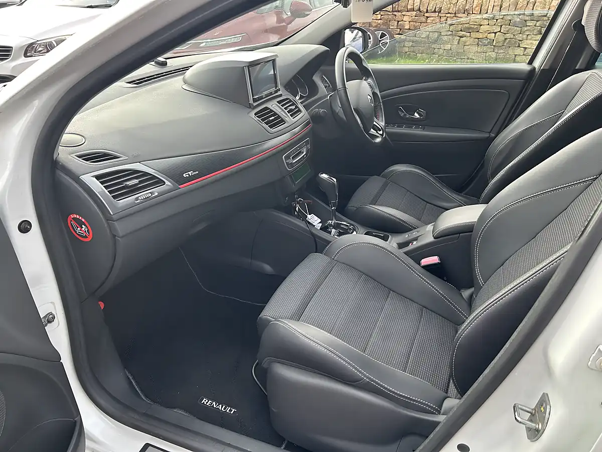 Used 2015 Renault Megane GT Line White - Interior and Exterior details 12