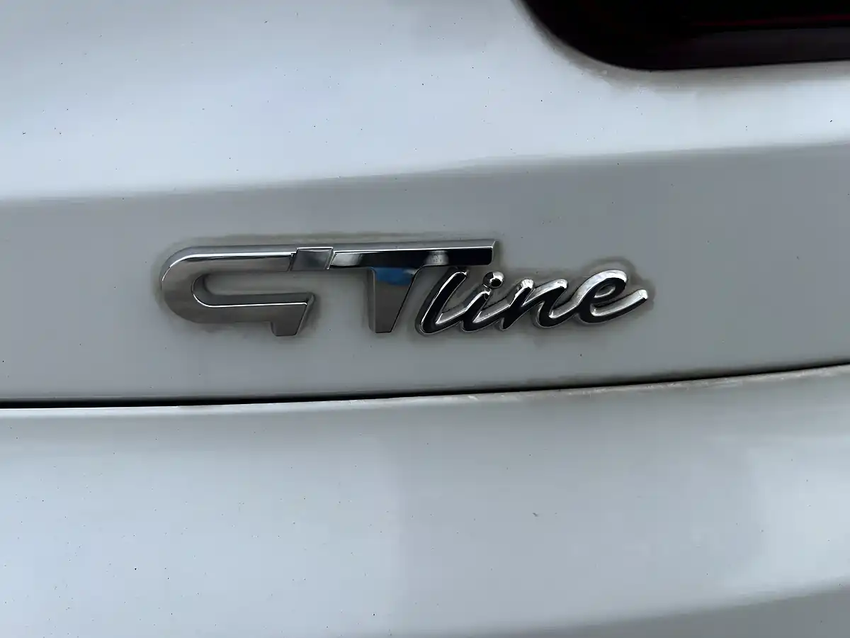 Used 2015 Renault Megane GT Line White - Interior and Exterior details 15