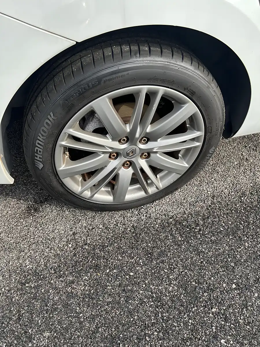Used 2015 Renault Megane GT Line White - Interior and Exterior details 17