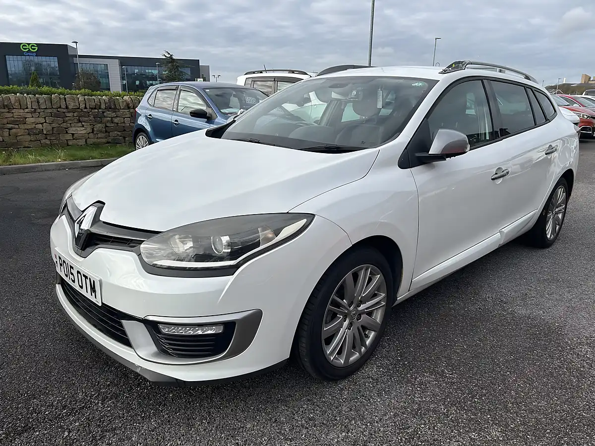 Used 2015 Renault Megane GT Line White - Interior and Exterior details 3