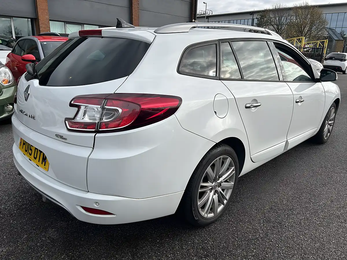 Used 2015 Renault Megane GT Line White - Interior and Exterior details 6