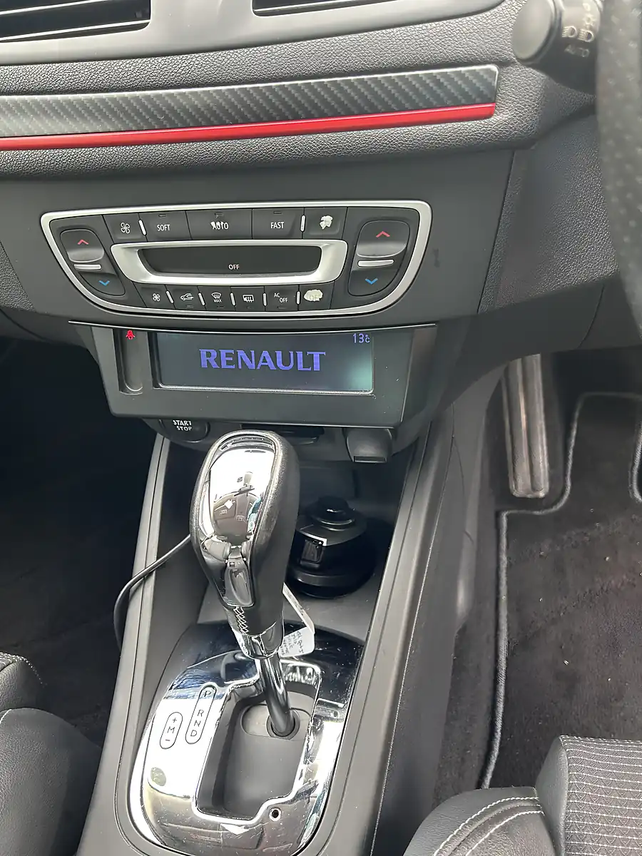 Used 2015 Renault Megane GT Line White - Interior and Exterior details 9