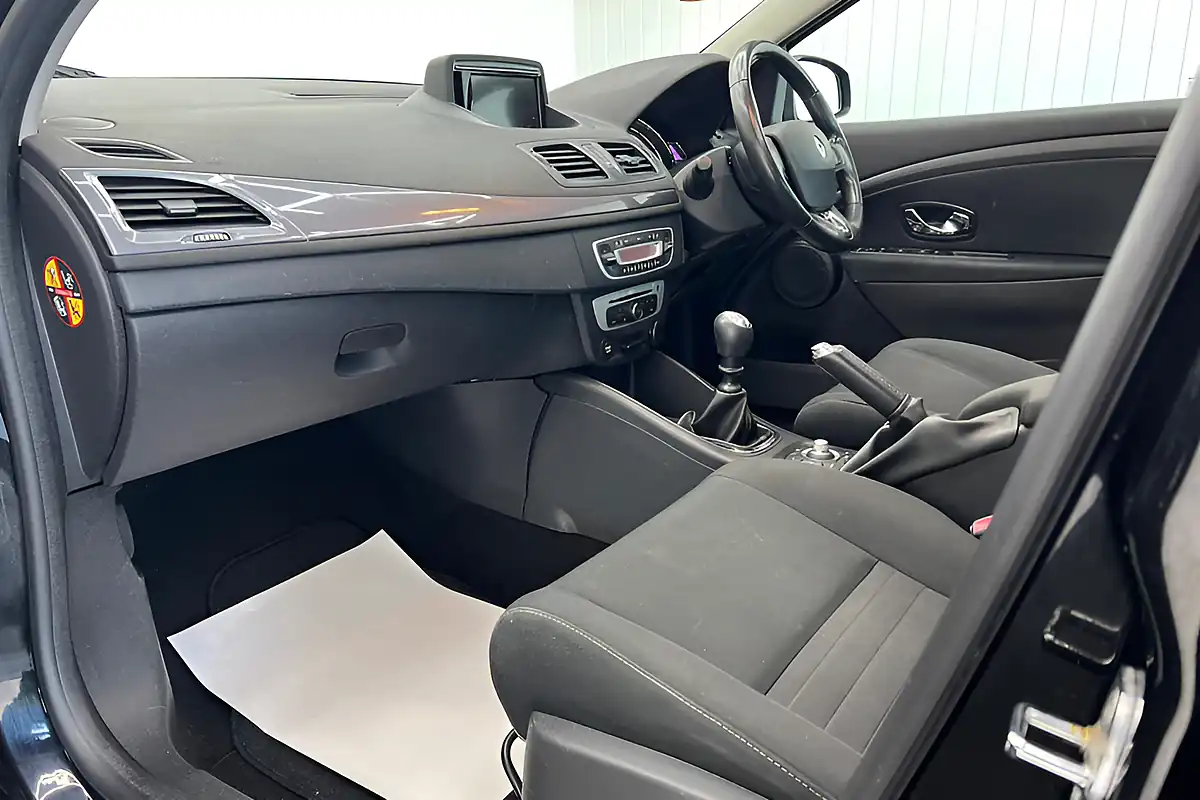 Used 2015 Renault Megane Limited Edition Energy Black - Interior and Exterior details 13