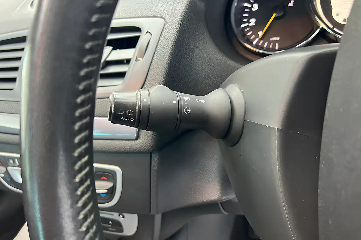 Used 2015 Renault Megane Limited Edition Energy Black - Interior and Exterior details 16