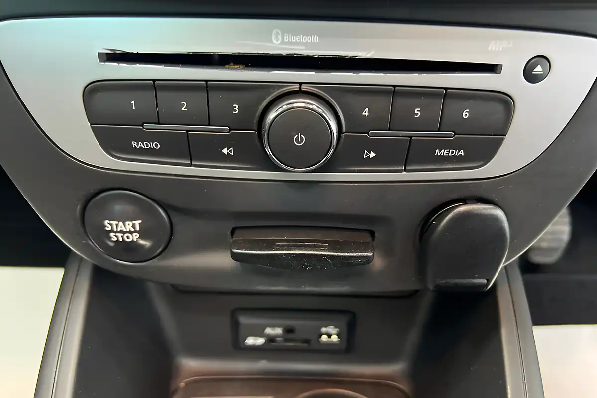 Used 2015 Renault Megane Limited Edition Energy Black - Interior and Exterior details 18