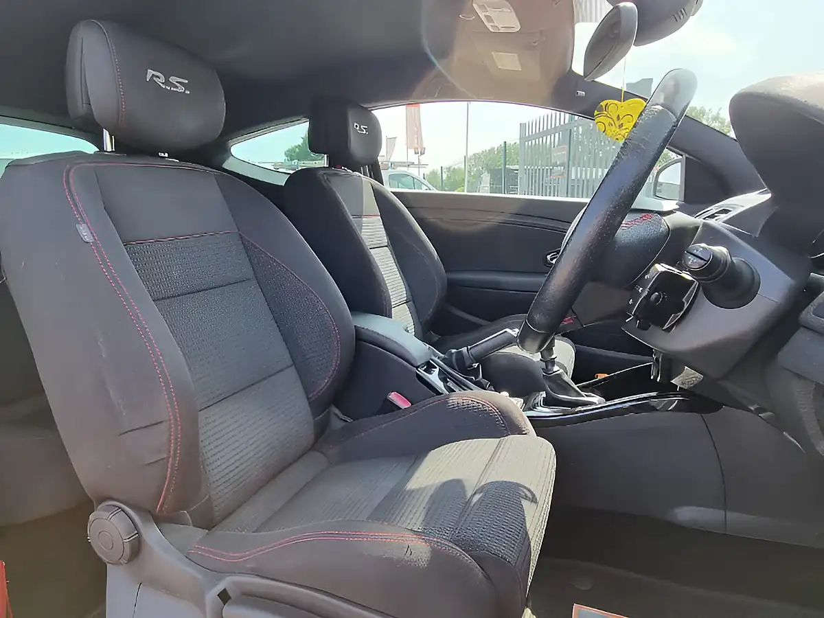 Used 2015 Renault Megane Renaultsport Black - Interior and Exterior details 16