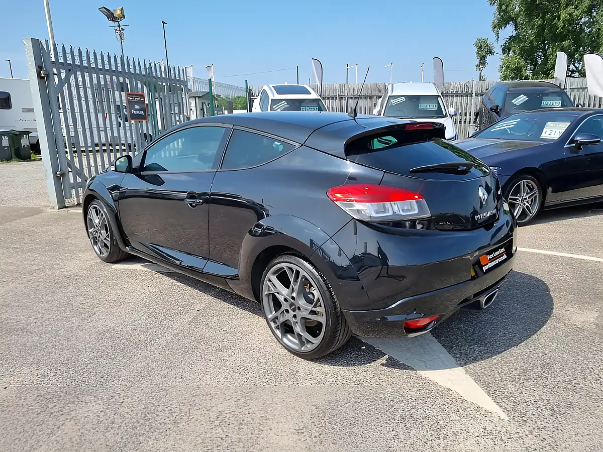 Used 2015 Renault Megane Renaultsport Black - Interior and Exterior details 9