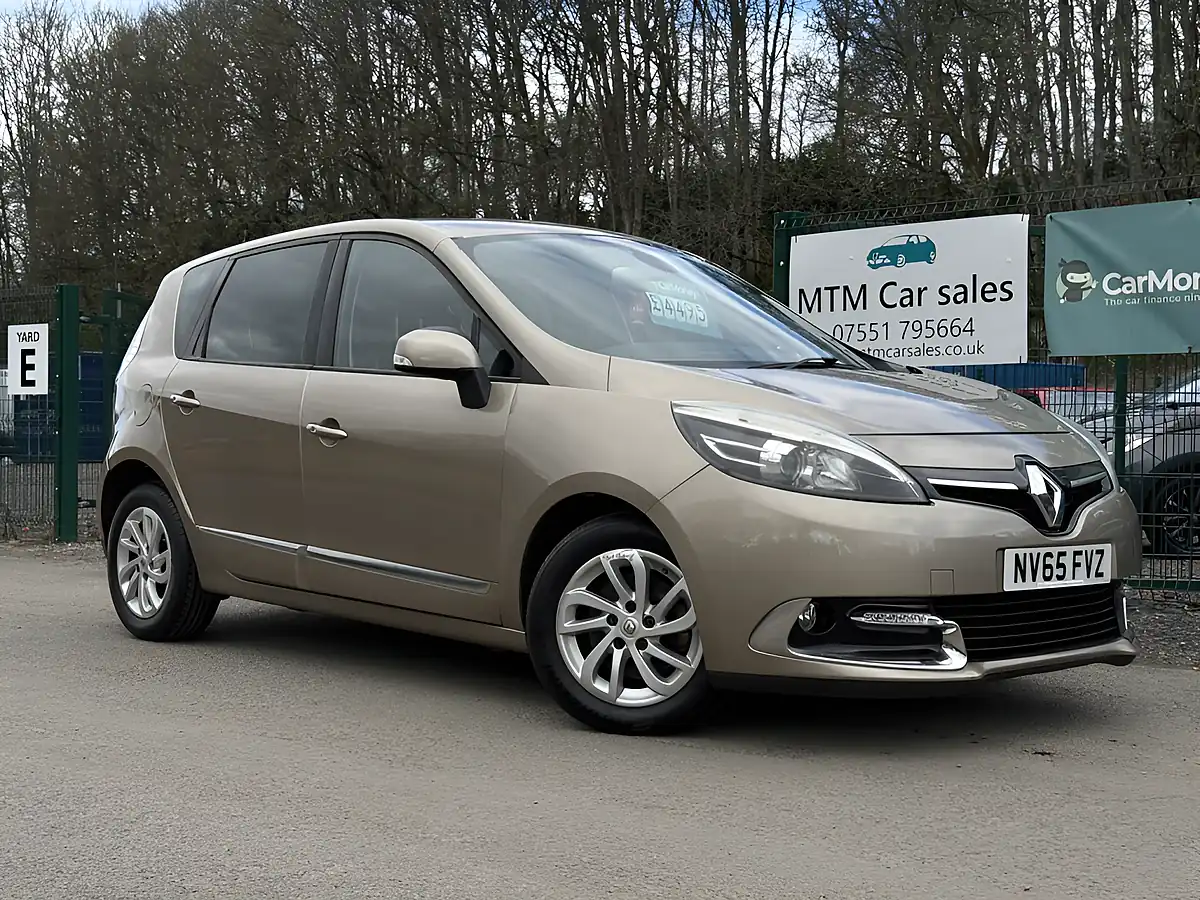 Used 2015 Renault Scenic Dynamique Nav Beige - Front View