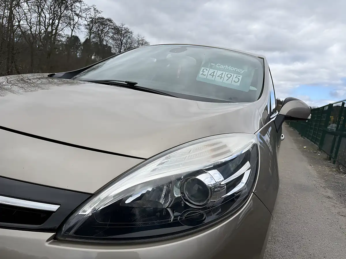 Used 2015 Renault Scenic Dynamique Nav Beige - Interior and Exterior details 11