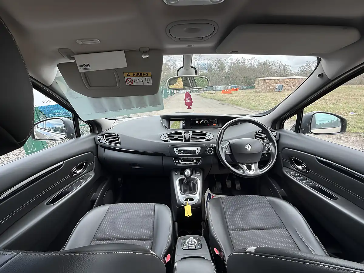 Used 2015 Renault Scenic Dynamique Nav Beige - Interior and Exterior details 14