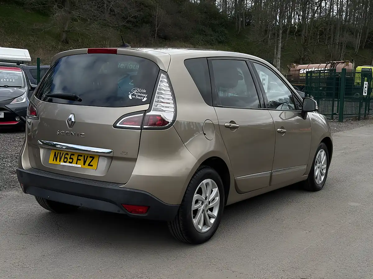 Used 2015 Renault Scenic Dynamique Nav Beige - Interior and Exterior details 6