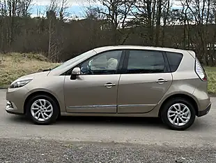 Used 2015 Renault Scenic Dynamique Nav Beige - Interior and Exterior details 9