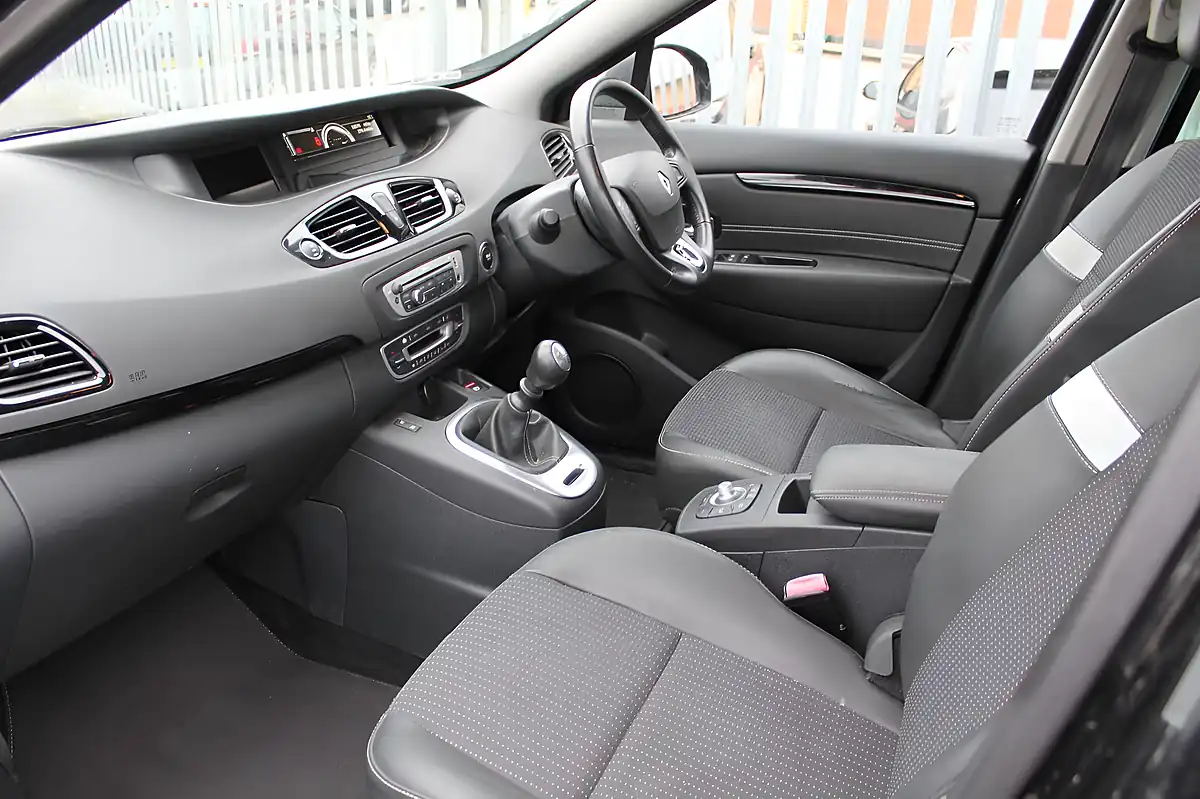 Used 2015 Renault Scenic Dynamique Nav Black - Interior and Exterior details 2