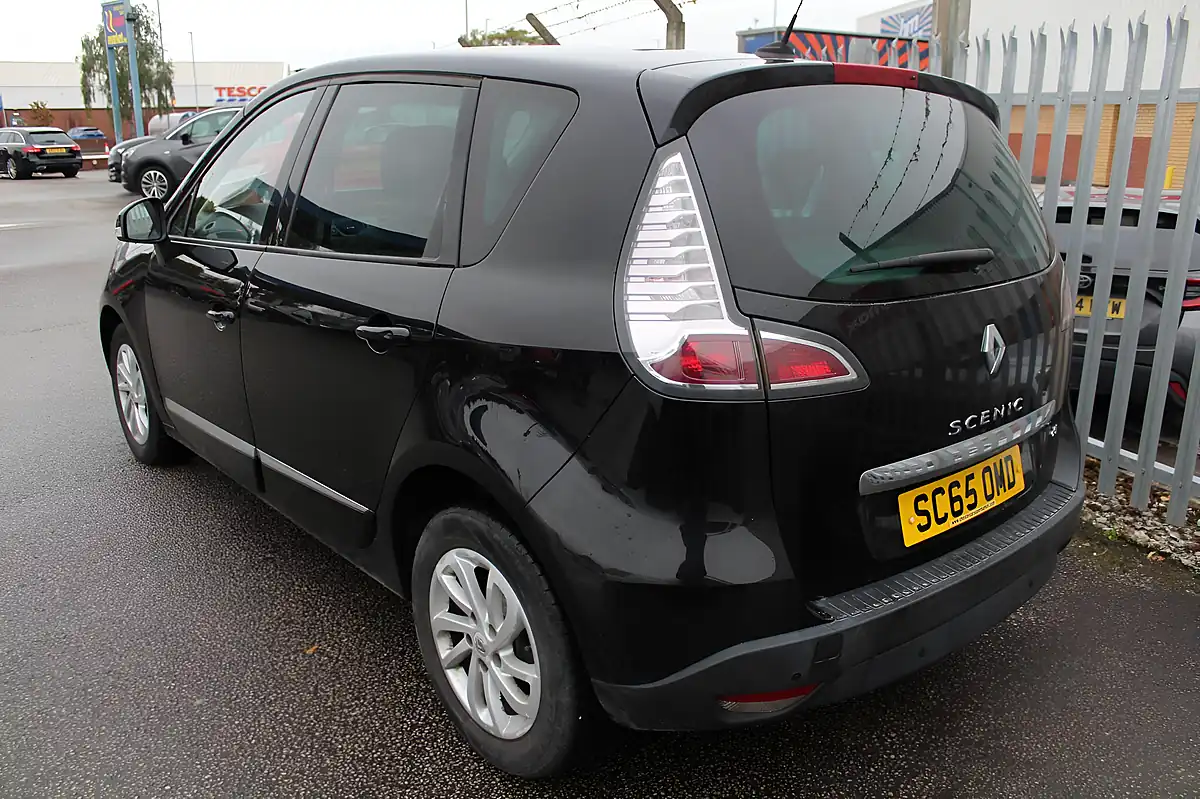 Used 2015 Renault Scenic Dynamique Nav Black - Interior and Exterior details 3