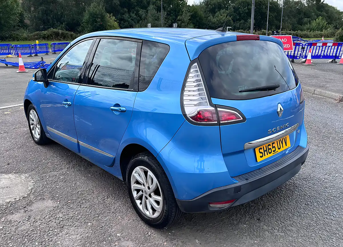 Used 2015 Renault Scenic Dynamique Nav Blue - Interior and Exterior details 3